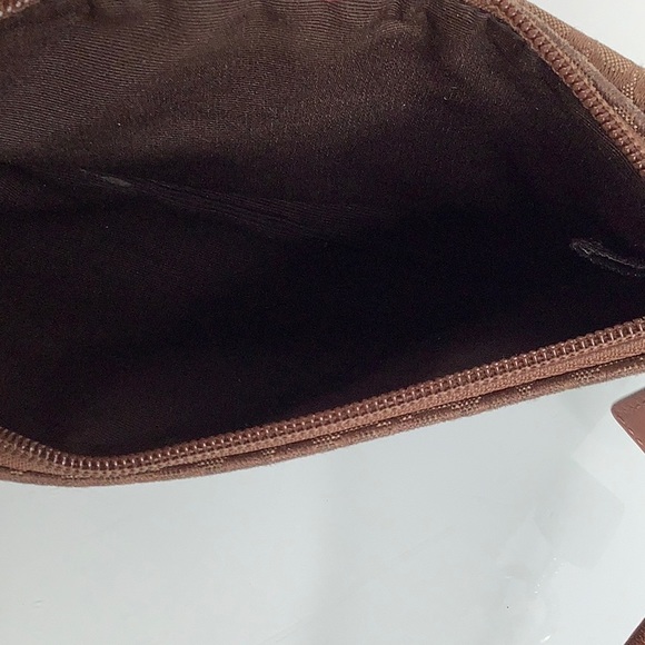 Coach Signature patter leather trim wristlet size 7.5 X 4 - Picture 7 of 13